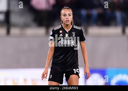 Schaffhausen, Suisse. 19th octobre 2022. SCHAFFHAUSEN, SUISSE - OCTOBRE 19 : Julia Grosso, de Juventus, marche sur le terrain lors du match C de la Ligue des champions de l'UEFA entre le FC Zürich et la Juventus à la Wefox Arena sur 19 octobre 2022, à Schaffhausen, en Suisse. (Marcio Machado/SPP) crédit: SPP Sport presse photo. /Alamy Live News Banque D'Images