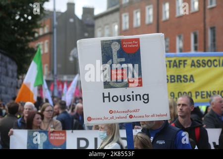 Des manifestants au coût de la vie protestent dans le centre-ville de Dublin Banque D'Images