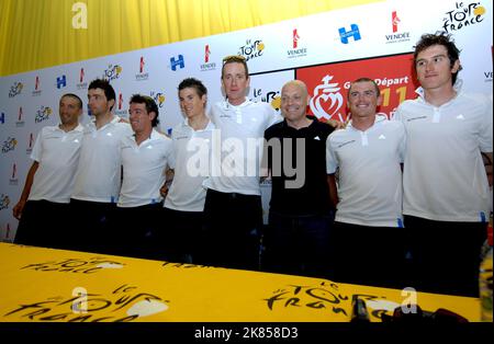 Team Sky's (de gauche à droite) Juan Antonio Flecha, Xabier Zandio, Rigoberto Uran, Ben Swift, Bradley Wiggins directeur général David Brailsford, Simon Gerrans et Geraint Thomas lors de la conférence de presse Banque D'Images