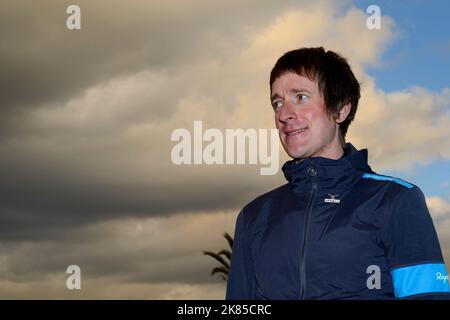 Camp d'entraînement SKY le 2013 janvier et journée des médias, Majorque, Alcudia. Équipe SKY : Bradley Wiggins, en Grande-Bretagne, pose une photo à l'hôtel TEAM. Banque D'Images