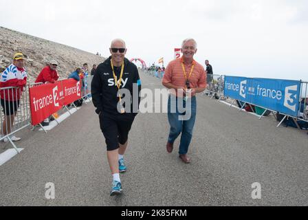 Sir David Brailsford, directeur de l'équipe de Sky Procycling, et le journaliste David Walsh Banque D'Images