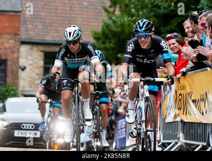 Peter Kennaugh (Team Sky) et Mark Cavendish (à gauche) (Ettix Quickstep) mènent la montée de Michaelgate Banque D'Images