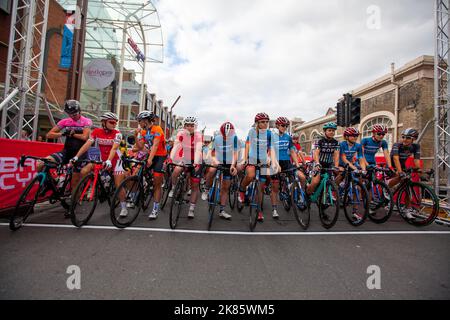 Champs de course de la route nationale des femmes britanniques 2016. Les passagers attendent le démarrage Banque D'Images