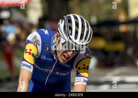 En Irlande, Dan Martin, Quick Step Floors, fait un sprint pour la ligne d'arrivée dans la phase 13th du Tour de France 2017 Banque D'Images