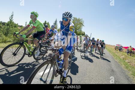 L'équipe irlandaise Dan Martin - Quick Step traverse la campagne du Tarn pour la 14th étape du Tour de France 2017 Banque D'Images