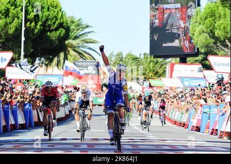 L'équipe belge Yves Lampaert, Quick Step Floors, remporte la deuxième étape du Tour d'Espagne 2017 à Gruissan Banque D'Images