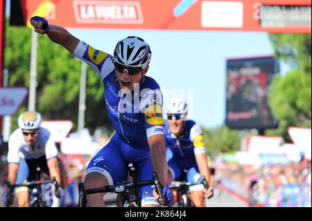 L'équipe belge Yves Lampaert, Quick Step Floors, remporte la deuxième étape du Tour d'Espagne 2017 à Gruissan Banque D'Images