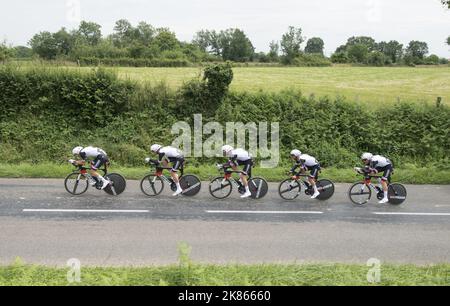 Les coureurs de l'écurie Sunweb se disputent la troisième étape de l'édition 70th de la course cycliste Criterium du Dauphine Banque D'Images