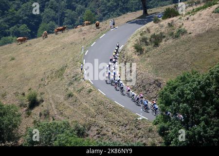 Une vue générale pendant la phase 17 du Tour de France, de Saint-Gaudens à Peyragudes, le mercredi 20th juillet 2022 crédit photo devrait se lire: Alex Broadway/Godingimages Banque D'Images