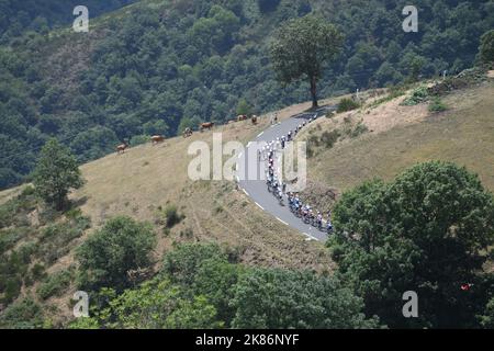 Une vue générale pendant la phase 17 du Tour de France, de Saint-Gaudens à Peyragudes, le mercredi 20th juillet 2022 crédit photo devrait se lire: Alex Broadway/Godingimages Banque D'Images
