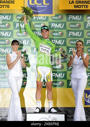 Mark Cavendish de l'équipe Columbia célèbre la victoire de la troisième étape du Tour de France entre Marseille et la Grande-Motte. Banque D'Images