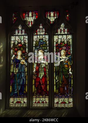 Vitraux dans l'église St Mary and All Saints, village de Holcot, Northamptonshire, Royaume-Uni Banque D'Images