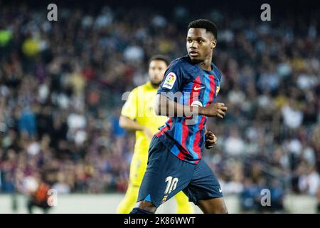 Ansu Fati du FC Barcelone pendant le championnat d'Espagne la Ligue de football match entre le FC Barcelone et Villarreal CF sur 20 octobre 2022 au stade Spotify Camp Nou à Barcelone, Espagne - photo: Marc Grapera Alama/DPPI/LiveMedia crédit: Agence de photo indépendante/Alamy Live News Banque D'Images