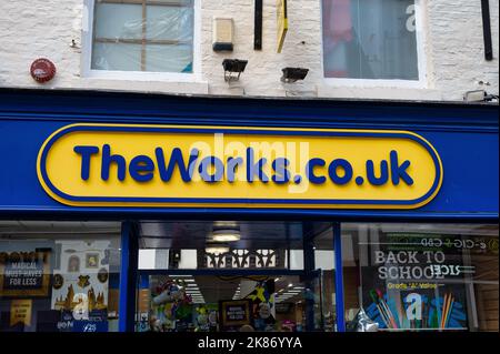 Shrewsbury, Royaume-Uni- 14 juillet 2022: Magasin TheWorks à Shrewsbury, Angleterre. Banque D'Images