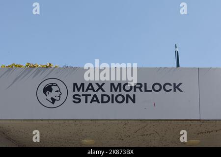 Nuremberg, Bavière, Allemagne - 21 avril 2019: Panneau sur l'entrée de Max-Morlock-Stadion, stade de football 1. FC Nürnberg. Banque D'Images