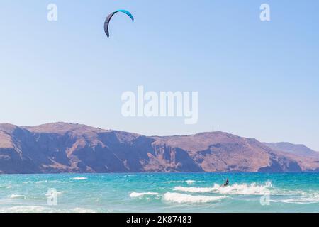 Kitesurf, plage Episkopi, Rethymno, Crète, Iles grecques, Grèce, Europe Banque D'Images