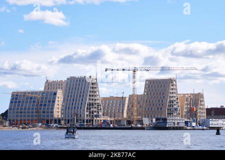 Copenhague, Danemark - septembre 2022 : nouveaux immeubles d'appartements et bureaux en construction sur l'île de Paper à Copenhague conçus par Cobe Banque D'Images