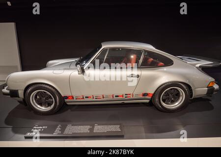 1974 Porsche 911 Turbo numéro,1, le musée Porsche, Stuttgart, Allemagne Banque D'Images