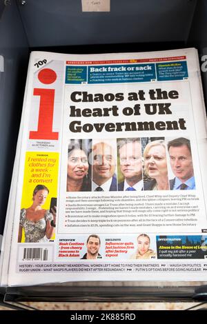 « Le chaos au cœur du gouvernement britannique » i journal titre première page Conservateurs Tories article 20 octobre 2022 Londres Angleterre Royaume-Uni Banque D'Images