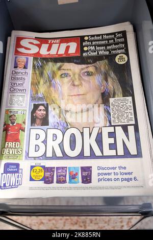 Premier ministre Liz Truss 'Broken' The Sun titre première page Conservateurs Tories article 20 octobre 2022 Londres Angleterre Royaume-Uni Banque D'Images