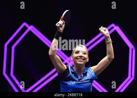 Macao. 21st octobre 2022. Bernadette Szocs, de Roumanie, célèbre après le match des femmes célibataires de 16 contre Chen Meng, de Chine, aux champions de la WTT Macao 2022 à Macao, dans le sud de la Chine, le 21 octobre 2022. Credit: Xinhua/Alay Live News Banque D'Images