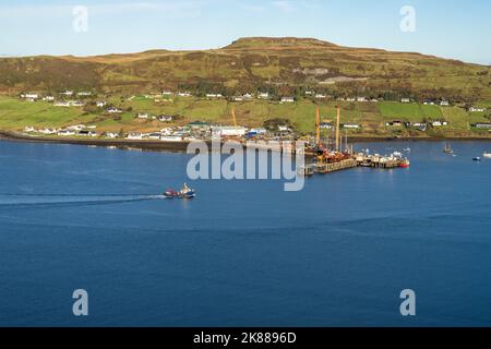 Vue sur le port d'Uig sur l'île de Skye, Écosse, Royaume-Uni Banque D'Images