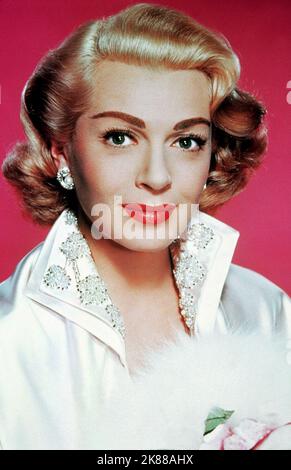 Lana Turner actrice 01 mai 1953 **AVERTISSEMENT** cette photographie est destinée à un usage éditorial seulement et est le droit d'auteur de la Société du film et/ou du photographe assigné par la Société du film ou de la production et ne peut être reproduite que par des publications dans le cadre de la promotion du film ci-dessus. Un crédit obligatoire pour la société de film est requis. Le photographe doit également être crédité lorsqu'il est connu. Aucune utilisation commerciale ne peut être accordée sans l'autorisation écrite de la Société du film. Banque D'Images