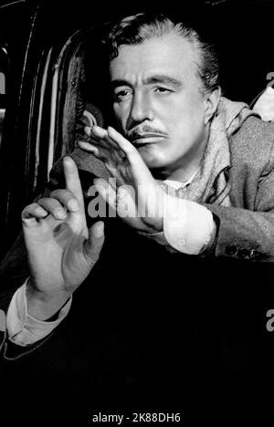 Vittorio de Sica réalisateur et acteur 01 mai 1958 **AVERTISSEMENT** cette photographie est destinée à un usage éditorial exclusif et est protégée par les droits d'auteur de la Société du film et/ou du photographe attribué par la Société du film ou de la production et ne peut être reproduite que par des publications dans le cadre de la promotion de la Au-dessus du film. Un crédit obligatoire pour la société de film est requis. Le photographe doit également être crédité lorsqu'il est connu. Aucune utilisation commerciale ne peut être accordée sans l'autorisation écrite de la Société du film. Banque D'Images