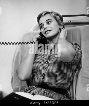Maria Schell actrice 01 mai 1959 **AVERTISSEMENT** cette photographie est réservée à un usage éditorial et est protégée par les droits d'auteur de la Société cinématographique et/ou du photographe désigné par la Société cinématographique ou la Société de production et ne peut être reproduite que par des publications dans le cadre de la promotion du film ci-dessus. Un crédit obligatoire à The film Company est requis. Le photographe doit également être crédité lorsqu'il est connu. Aucune utilisation commerciale ne peut être accordée sans autorisation écrite de The film Company. Banque D'Images