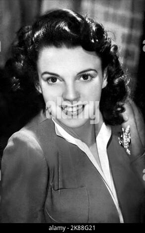 Judy Garland actrice 22 juillet 1943 **AVERTISSEMENT** cette photographie est à usage éditorial exclusif et est le droit d'auteur de la Société de film et/ou le photographe assigné par la Société de film ou de production et ne peut être reproduite que par des publications en conjonction avec la promotion du film ci-dessus. Un crédit obligatoire pour la société de film est requis. Le photographe doit également être crédité lorsqu'il est connu. Aucune utilisation commerciale ne peut être accordée sans l'autorisation écrite de la Société du film. Banque D'Images