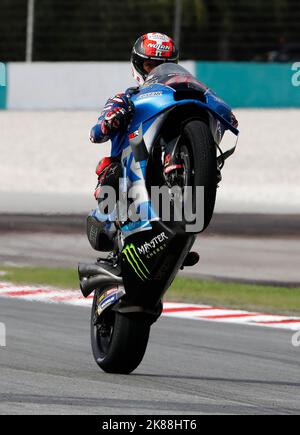 Kuala Lumpur, Malaisie. 21st octobre 2022. Le pilote espagnol Alex Rins de l'équipe Suzuki Ecstar pilote son vélo pendant la séance d'entraînement libre MotoGP du Grand Prix Petronas de Malaisie au circuit international de Sepang. Crédit : SOPA Images Limited/Alamy Live News Banque D'Images