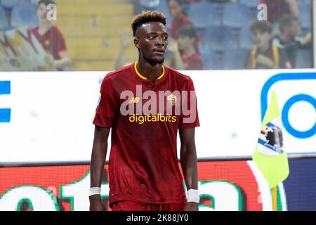 Genova, GE, Italie. 17th octobre 2022. Italie, Genova, octobre 17 2022: Tammy Abraham (AS Roma Striker) remplacé, quitte le terrain à 68' pendant le match de football SAMPDORIA vs AS ROMA, Serie A Tim 2022-2023 day10 stade Ferraris (Credit image: © Fabrizio Andrea Bertani/Pacific Press via ZUMA Press Wire) Banque D'Images