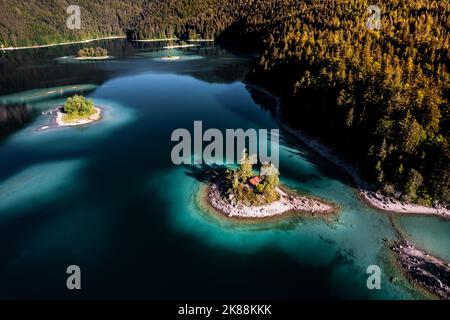 Photographie aérienne d'Eibsee en Allemagne Banque D'Images