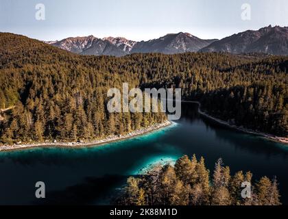 Photographie aérienne d'Eibsee en Allemagne Banque D'Images