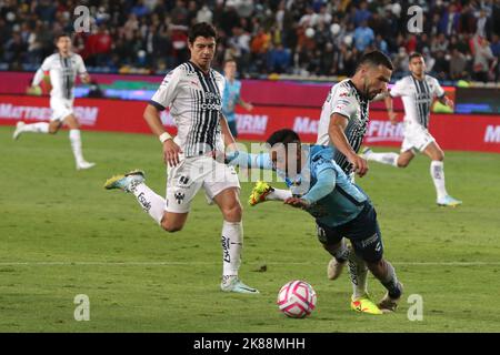 Pachuca, Mexique. 21st octobre 2022. 20 octobre 2022, Pachuca, Mexique: Erick Sanchez (R) de Pachuca Tuzos et Celso Ortíz de Monterrey FC en action pendant le match de football semi-fin entre Tuzos et Monterrey du tournoi d'ouverture 2022 de la ligue MX au stade Hidalgo. On 20 octobre 2022 à Pachuca, Mexique. (Photo par Ismael Rosas/ Eyepix Group/Sipa USA) crédit: SIPA USA/Alay Live News Banque D'Images