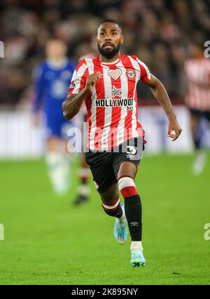 19 octobre 2022 - Brentford / Chelsea - Premier League - Gtech Community Stadium Brentford's Rico Henry pendant le match de la Premier League contre Chelsea. Image : Mark pain / Alamy Banque D'Images