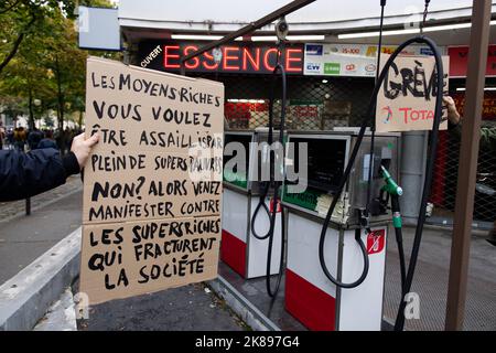 Paris, France. 18th octobre 2022. Manifestation interprofessionnelle à l'appel des syndicats sur 18 octobre 2022 à Paris, France Banque D'Images