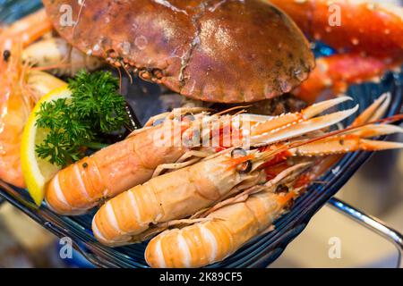 Un buffet de fruits de mer dans un restaurant de l'hôtel à Bangkok, en Thaïlande Banque D'Images