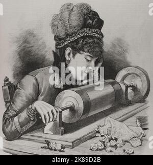 Un chant prima donna en utilisant le récepteur phonographe d'Edison. Banque D'Images