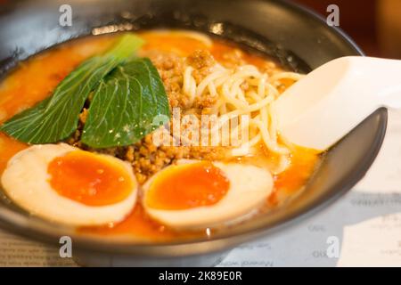 Soupe de nouilles ramen dans un restaurant japonais de Cebu City, Philippines Banque D'Images