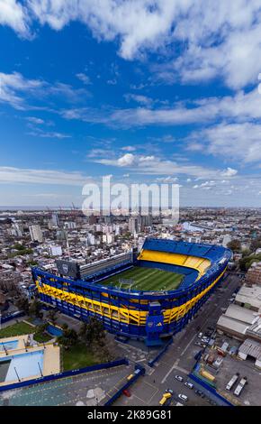 Tir de drone du stade la Bombonera, stade du Club Atletico Boca Juniors, quartier de la Boca à Buenos Aires. Banque D'Images