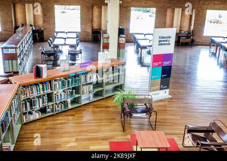 Bogota Colombie,Teusaquillo Carrera 60 Parque Virgilio Barco,Biblioteca Publica Virgilio Barco Park public Library intérieur, livres bibliothèque boo Banque D'Images