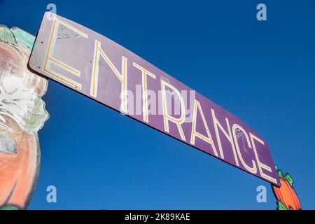 Panneau d'entrée à une pépinière locale Banque D'Images
