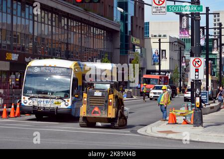 Halifax Transit route 9A sur Spring Garden Road, en construction en juillet 2022 Banque D'Images