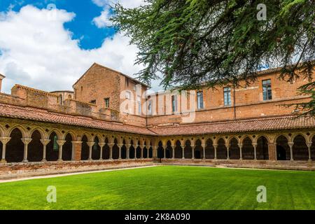 Cloître de l'abbaye Saint-Pierre de Moissac, dans le Tarn et Garonne, en Occitanie, France Banque D'Images