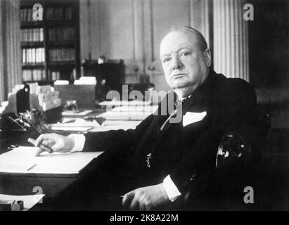 Cecil Beaton - Winston Churchill à titre de Premier ministre 1940-1945 Winston Churchill à son siège dans la salle du Cabinet au 10 Downing Street, Londres Banque D'Images