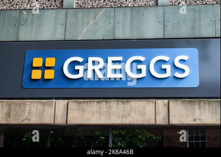 Shrewsbury, Royaume-Uni- 14 juillet 2022 : café Greggs à Shrewsbury, Angleterre. Banque D'Images