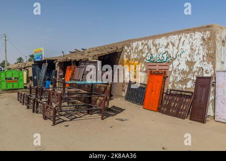 ABRI, SOUDAN - 25 FÉVRIER 2019 : magasin de meubles à abri, Soudan Banque D'Images