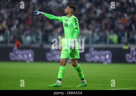 Turin, Italie. 21st octobre 2022. Guglielmo Vicario d'Empoli FC gestes pendant la série Un match entre Juventus FC et Empoli FC au stade Allianz sur 21 octobre 2022 à Turin, Italie . Credit: Marco Canoniero / Alamy Live News Banque D'Images