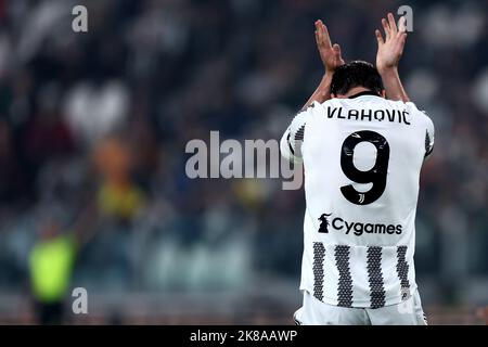 Turin, Italie. 21st octobre 2022. Dusan Vlahovic de Juventus FC gestes pendant la série Un match de football entre Juventus FC et Empoli FC au stade Allianz sur 21 octobre 2022 à Turin, Italie . Credit: Marco Canoniero / Alamy Live News Banque D'Images